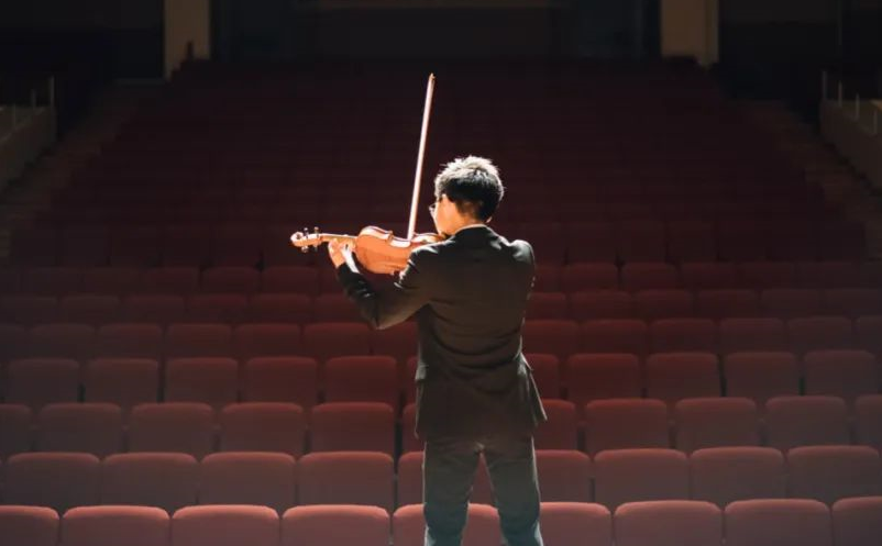 “沉浸式”體驗演藝迎來爆發(fā)式增長，成為旅游目的地的新標配。