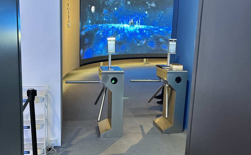 易景通專利研發(fā)，景區(qū)專用檢票閘機(jī)，有何不同？